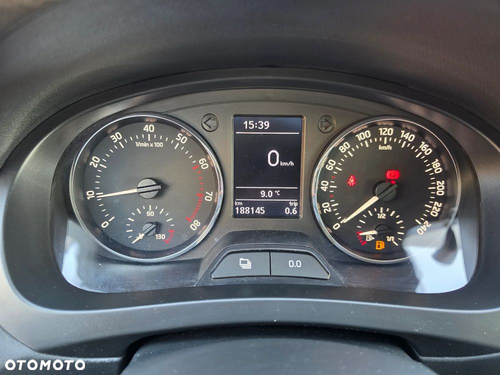 Skoda RAPID 1.2 TSI Ambition - 5