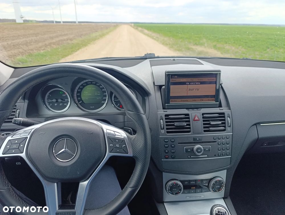 Mercedes-Benz Klasa C 200 CDI BlueEff Avantgarde - 4