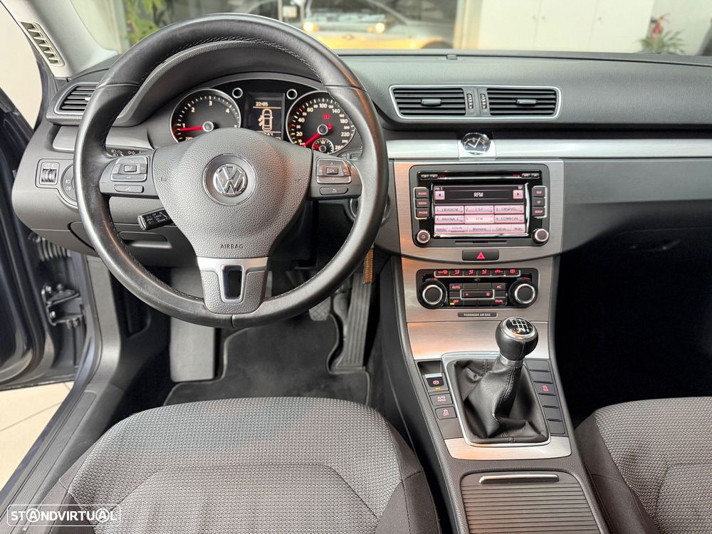 VW Passat 1.6 TDI Confortline - 17