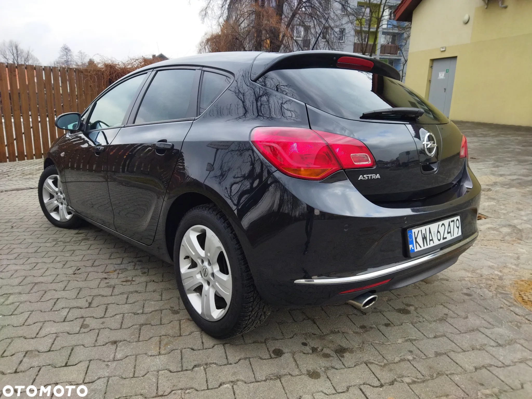 Opel Astra 2.0 CDTI DPF Design Edition - 4