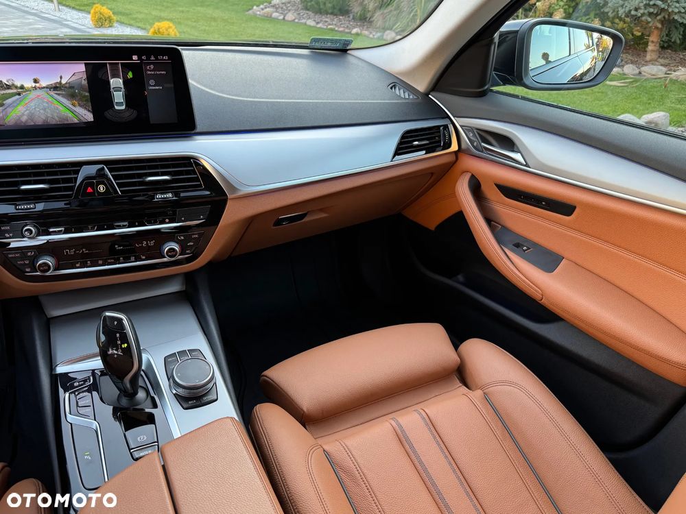 BMW Seria 5 520d xDrive - 29