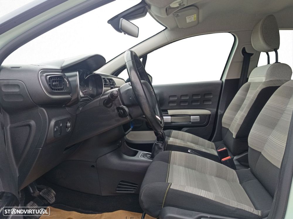 Citroën C3 1.2 PureTech Shine - 24