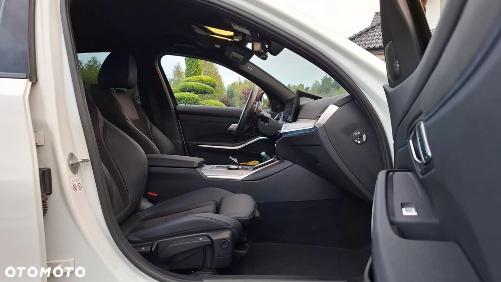 BMW Seria 3 320d xDrive mHEV M Sport - 29