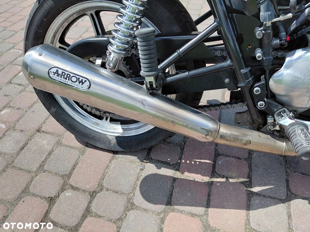Triumph Bonneville - 17