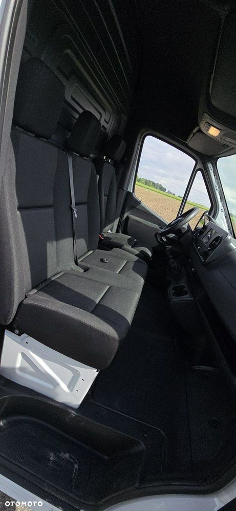 Mercedes-Benz Sprinter - 5