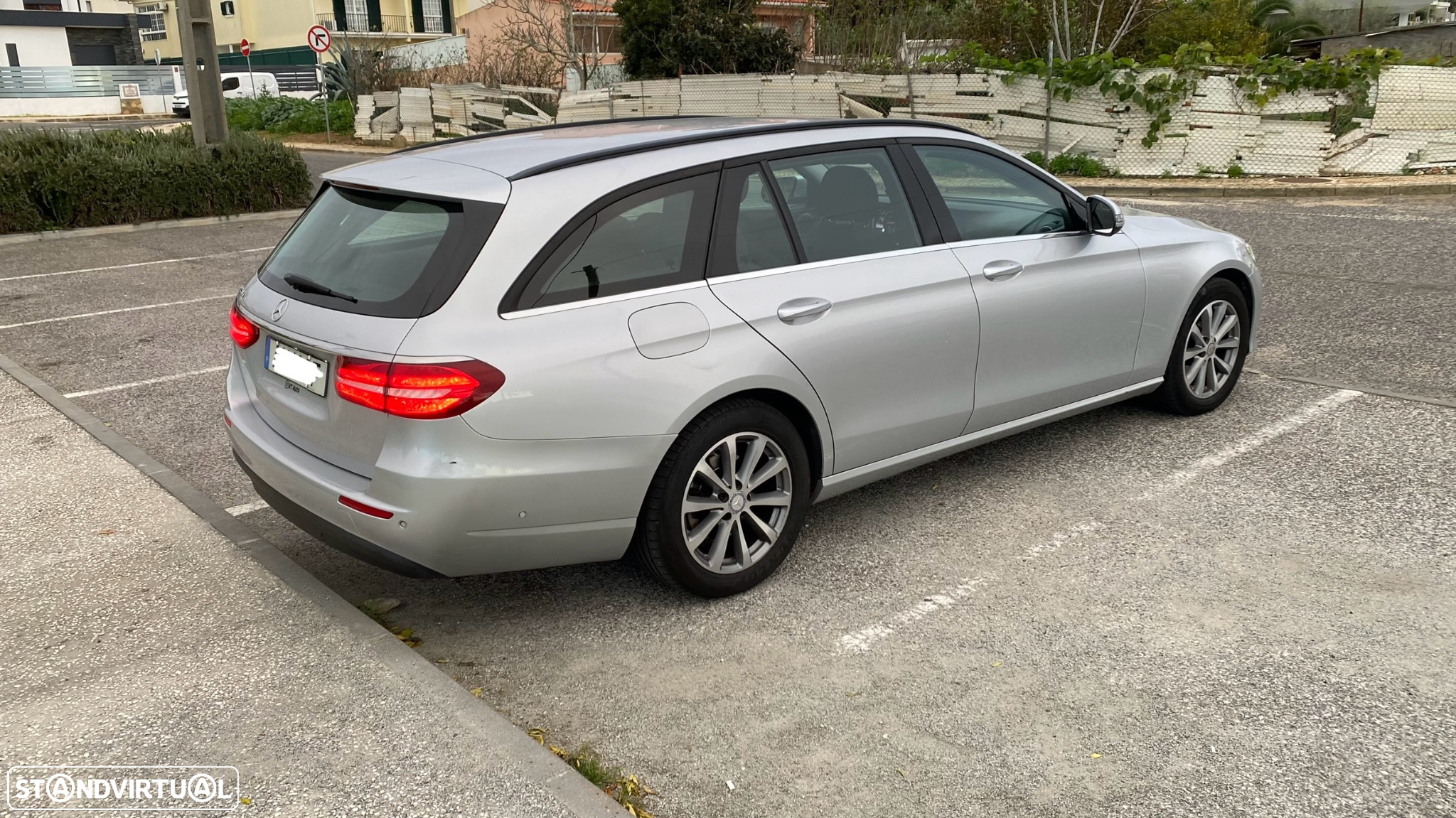 Mercedes-Benz E 220 d T 9G-TRONIC Avantgarde - 20