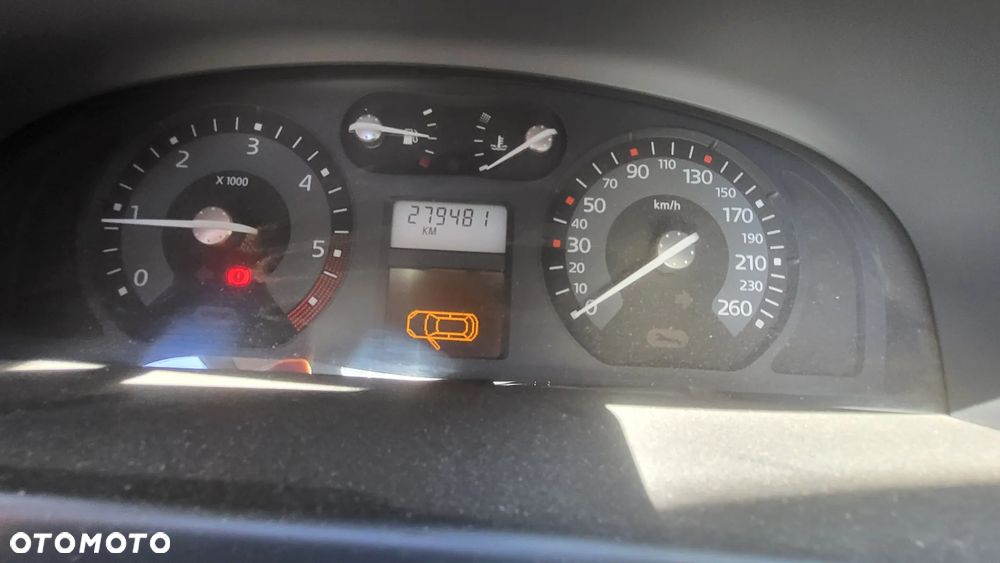 Renault Laguna 1.9 dCi Confort Authentique - 4
