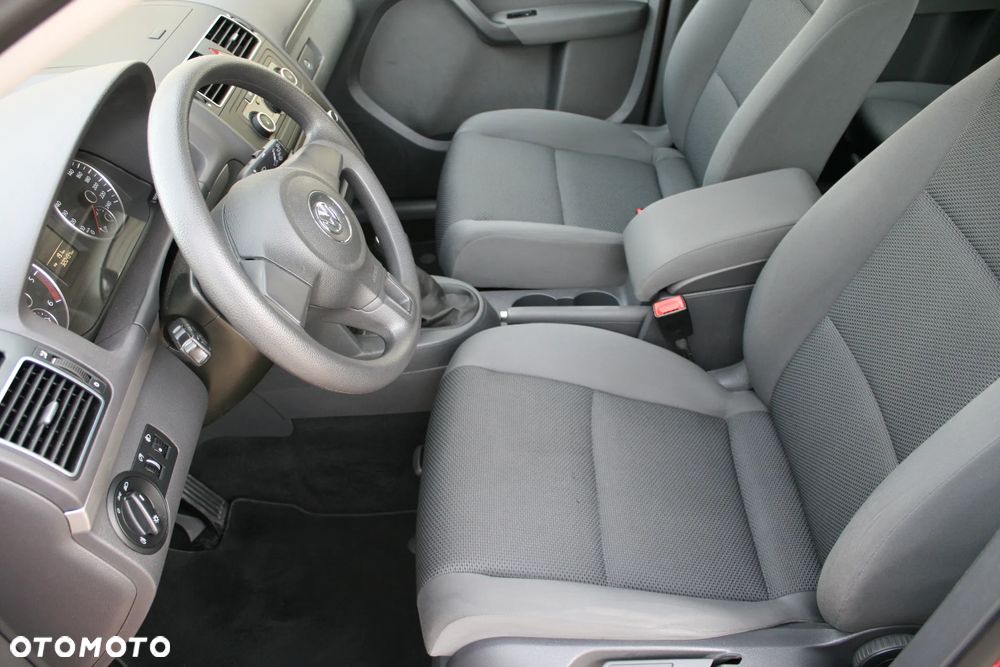 Volkswagen Touran - 13