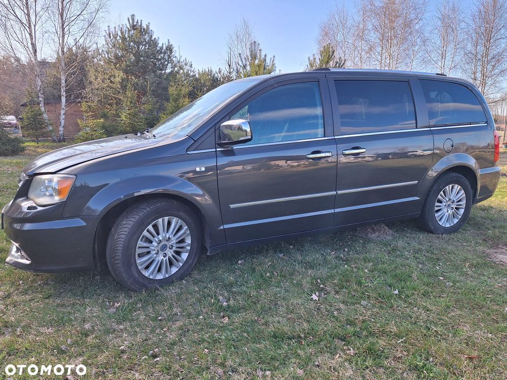 Lancia Voyager 2.8CRD Silver - 2
