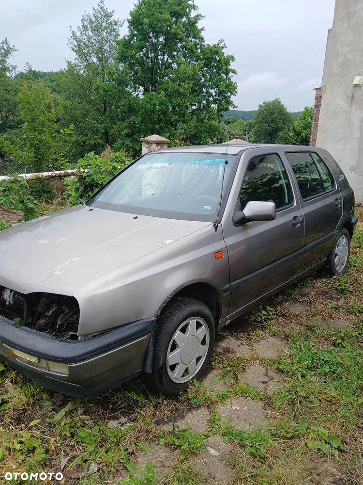 Volkswagen Golf 1.8 CL - 4