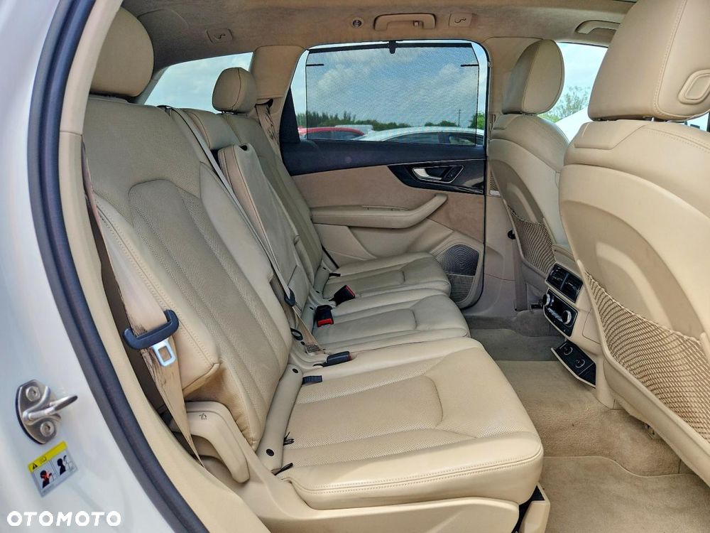 Audi Q7 - 8