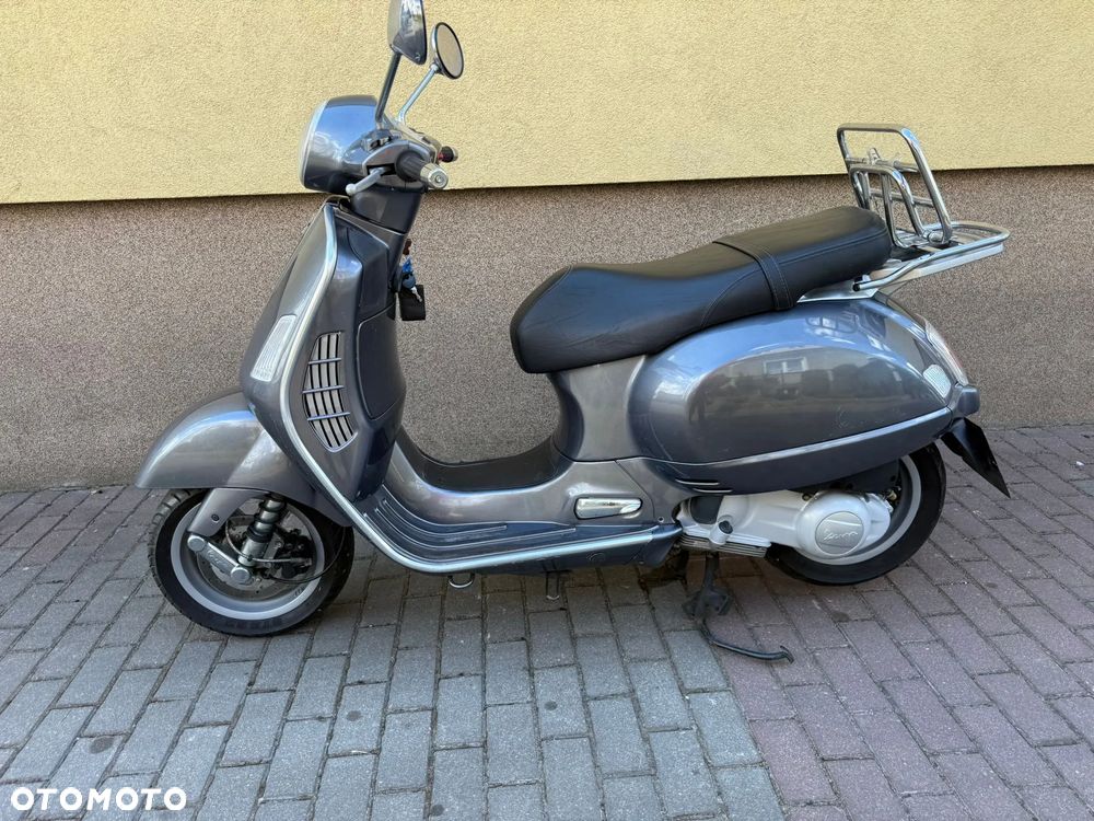 Vespa Grantourismo - 12