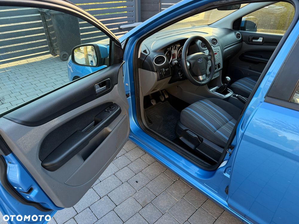 Ford Focus 1.6 16V Style - 19