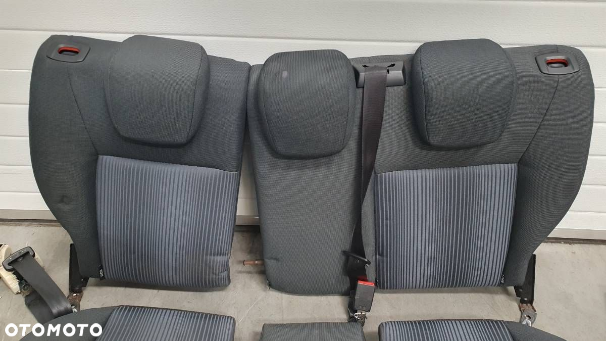 KANAPA TYŁ BOCZKI FOTELE TYLNE FORD FIESTA MK7 HB 5D - 4