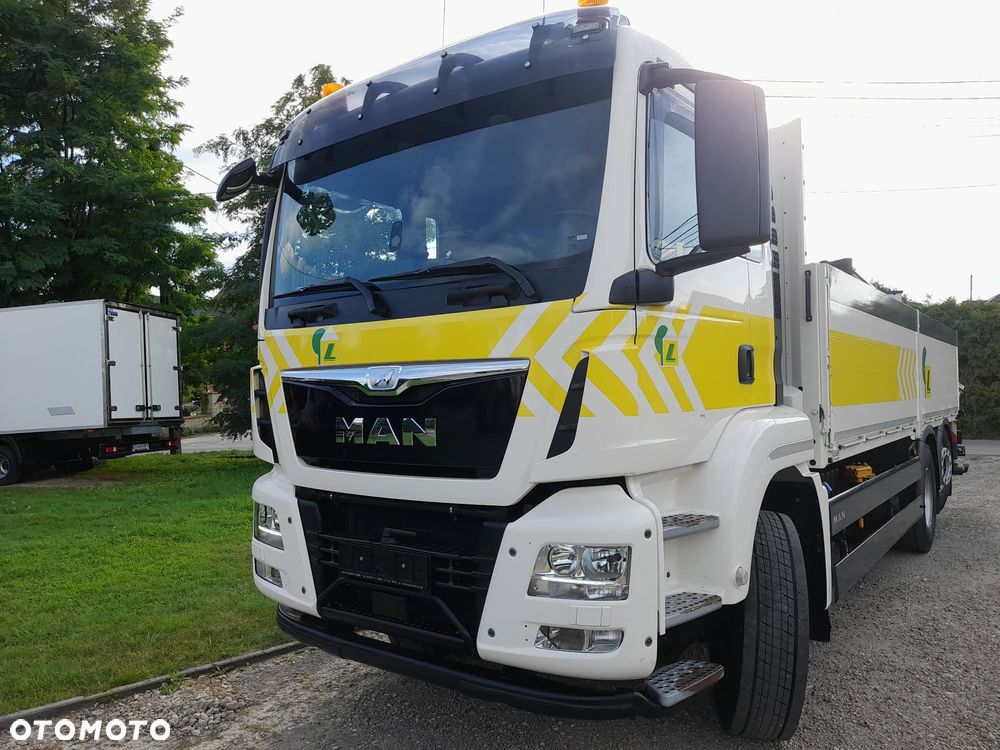 MAN TGS 26.400 6x2 oś skrętna/podnoszona HDS dzwig żuraw PALFINGER pk 19001 SLD5 SKŁADANY W " Z" 5x wysuw hydrauliczny + ROTATOR + CHWYTAK PALET + RADIO// FUL SERWIS W ASO MAN!!!! POTWIERDZONY Niski przebieg 313tys km!!!! - 3
