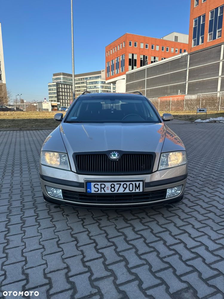 Skoda Octavia 1.6 FSI Elegance - 4