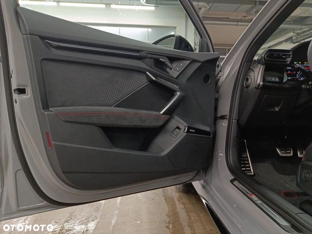 Audi RS3 Sportback - 16