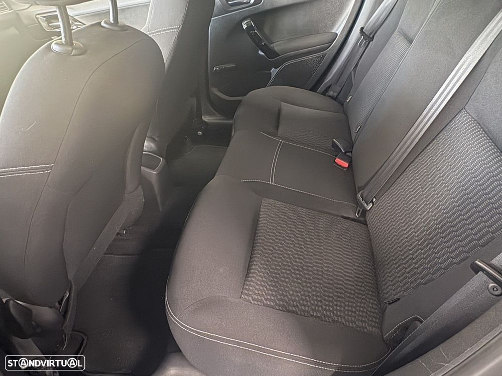 Peugeot 208 1.2 PureTech Signature - 18