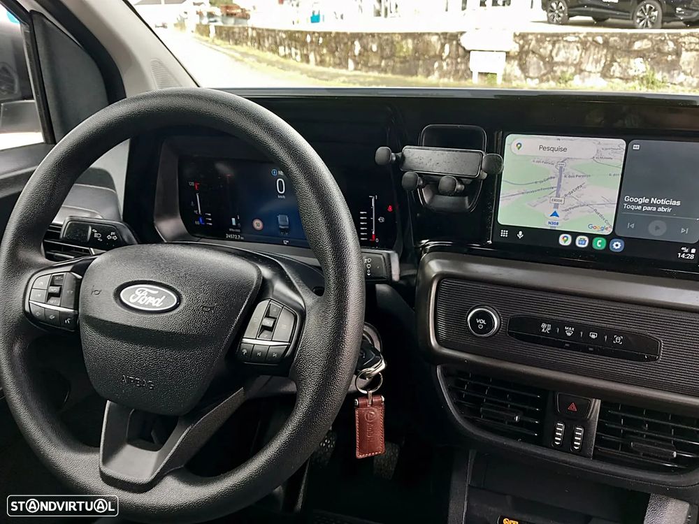 Ford Transit Courier - 10