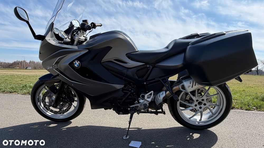 BMW F - 12
