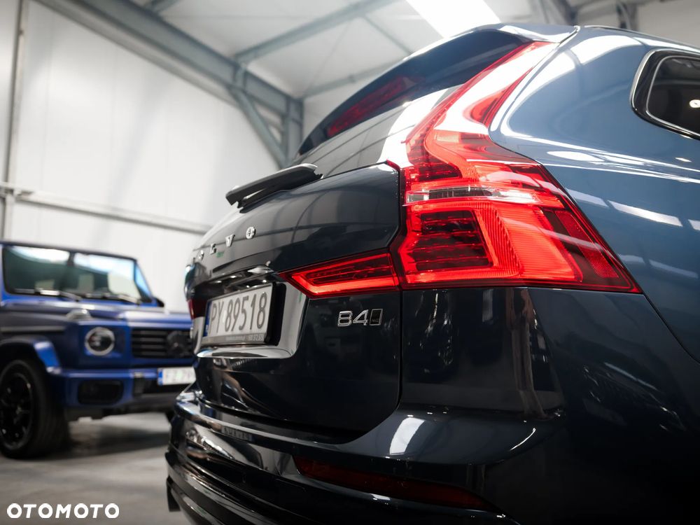 Volvo XC 60 B4 D AWD Plus Dark - 9