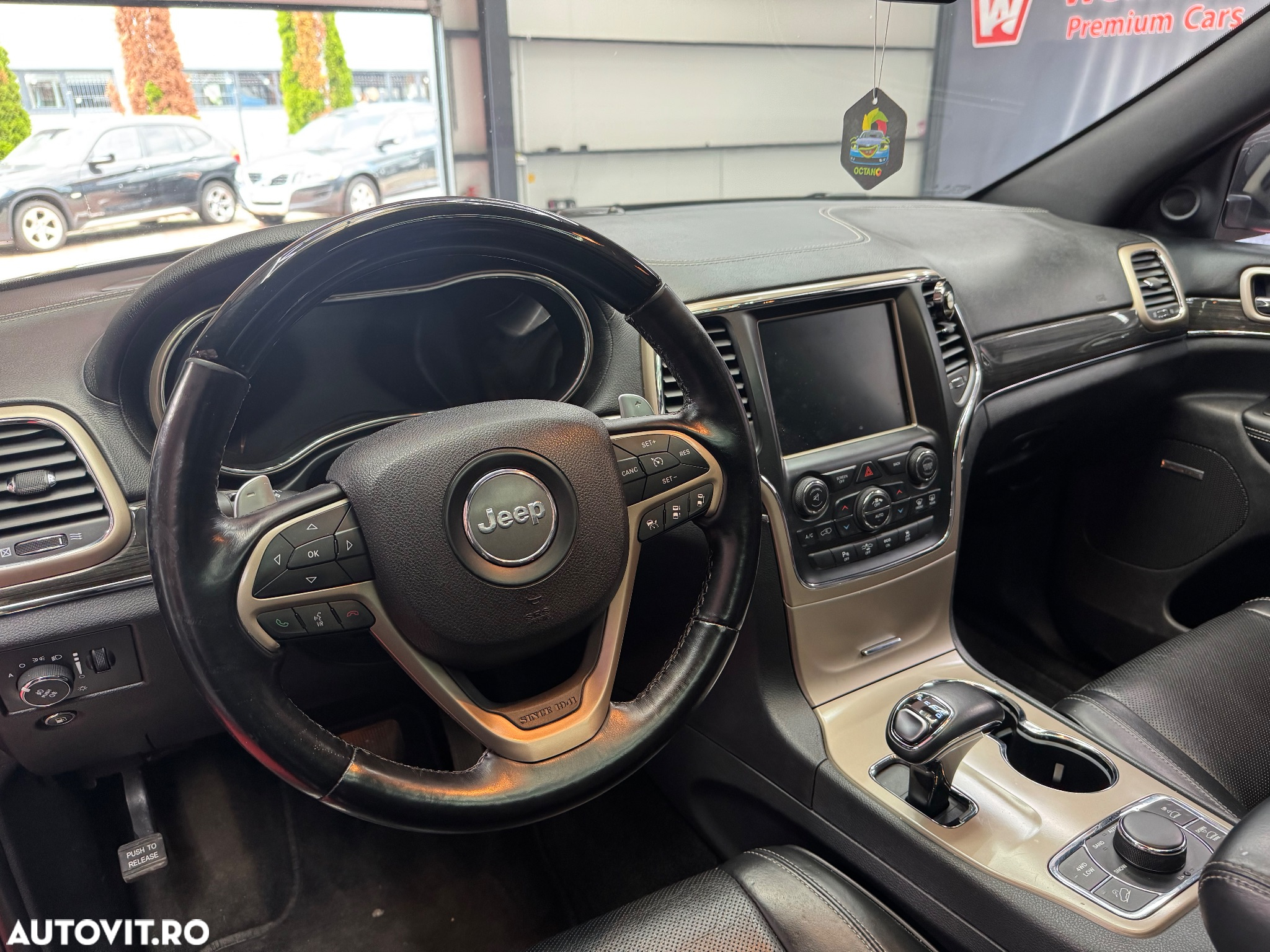 Jeep Grand Cherokee - 10