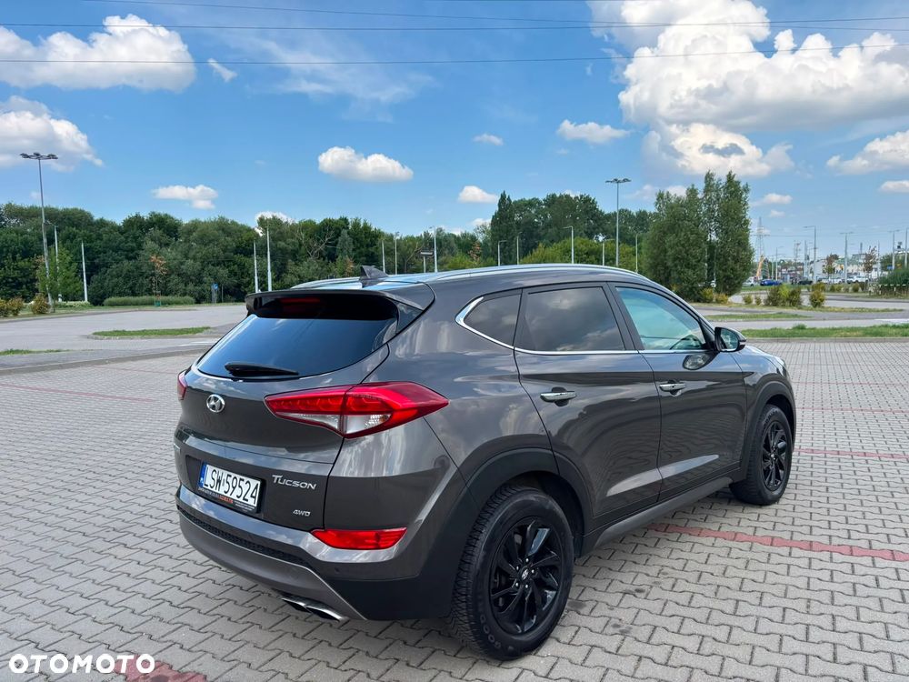 Hyundai Tucson 2.0 CRDi 4WD Passion Plus - 17
