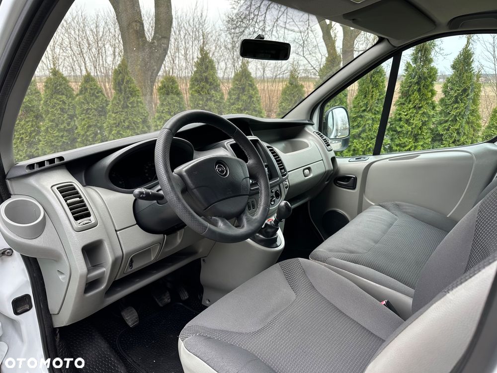 Opel Vivaro - 11