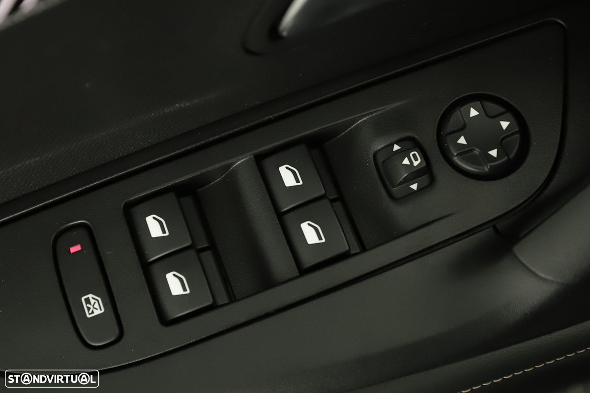 Peugeot 2008 1.2 PureTech Allure - 22