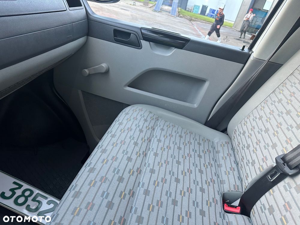 Volkswagen Transporter - 9