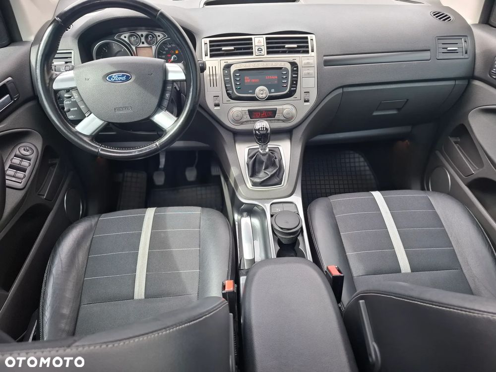 Ford Kuga 2.0 TDCi 4x4 Titanium - 17