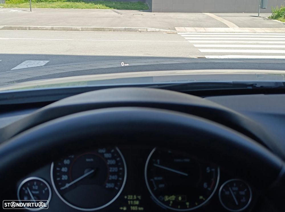 BMW 320 d Line Sport - 14