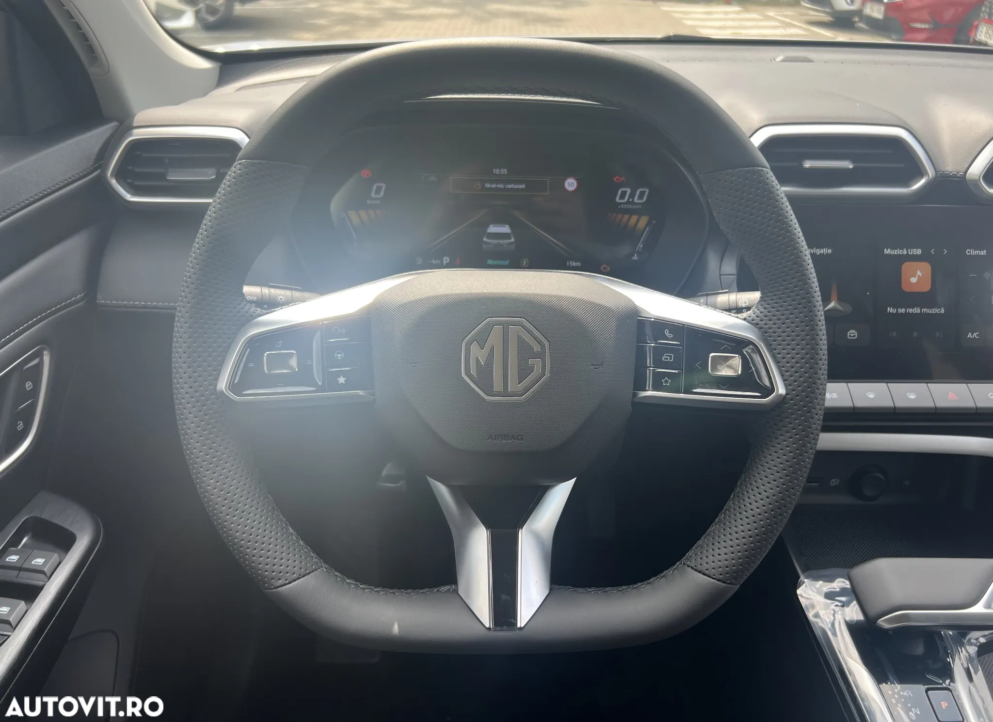 MG ZS HEV - 11