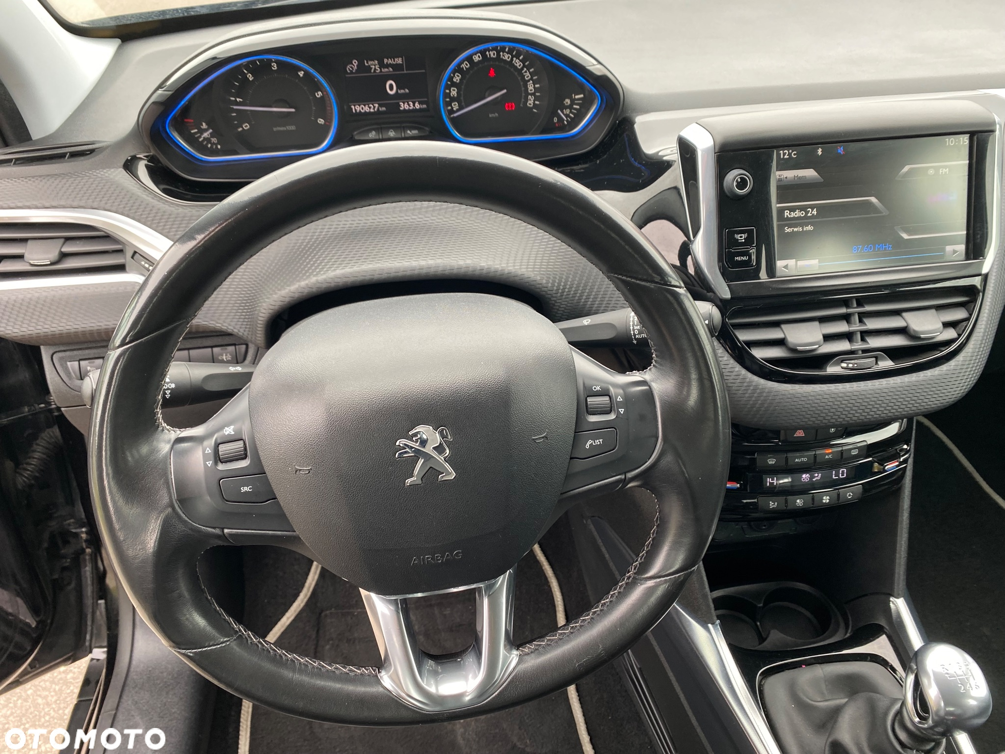 Peugeot 2008 1.6 e-HDi Allure S&S - 27