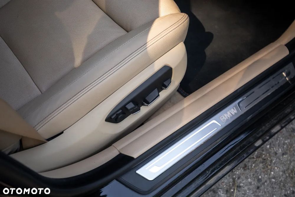 BMW Seria 5 530d xDrive Luxury Line - 21