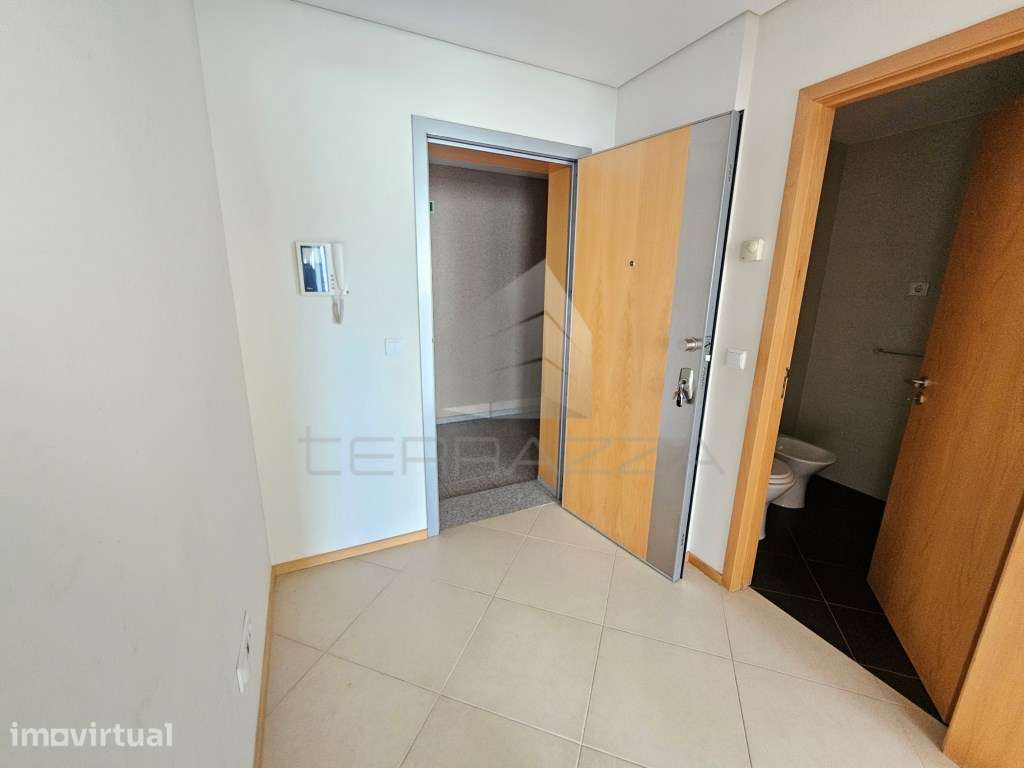 APARTAMENTO T1 - VILA NOVA DE GAIA COM GARAGEM BOX - Grande imagem: 4/16