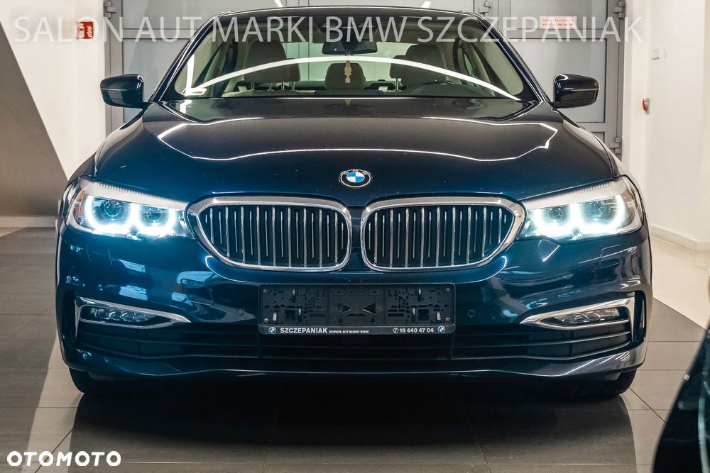 BMW Seria 5 520d xDrive Luxury Line - 2