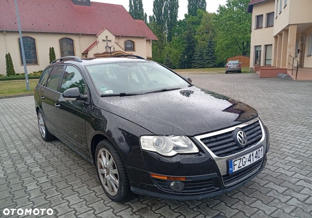 Volkswagen Passat - 1