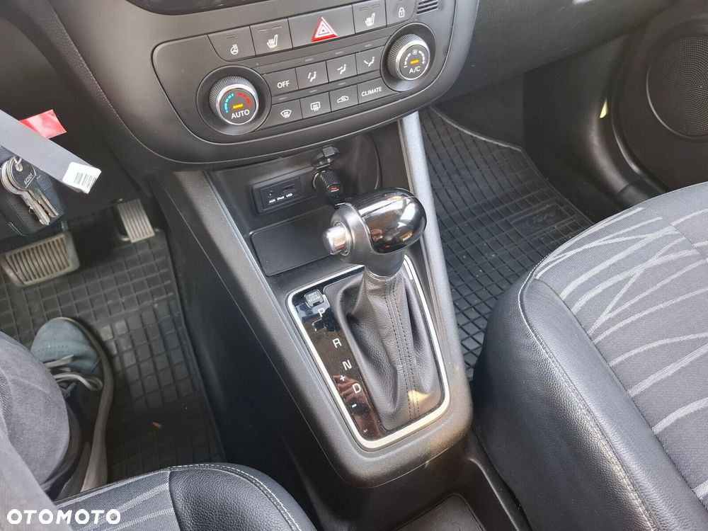 Kia Venga - 13