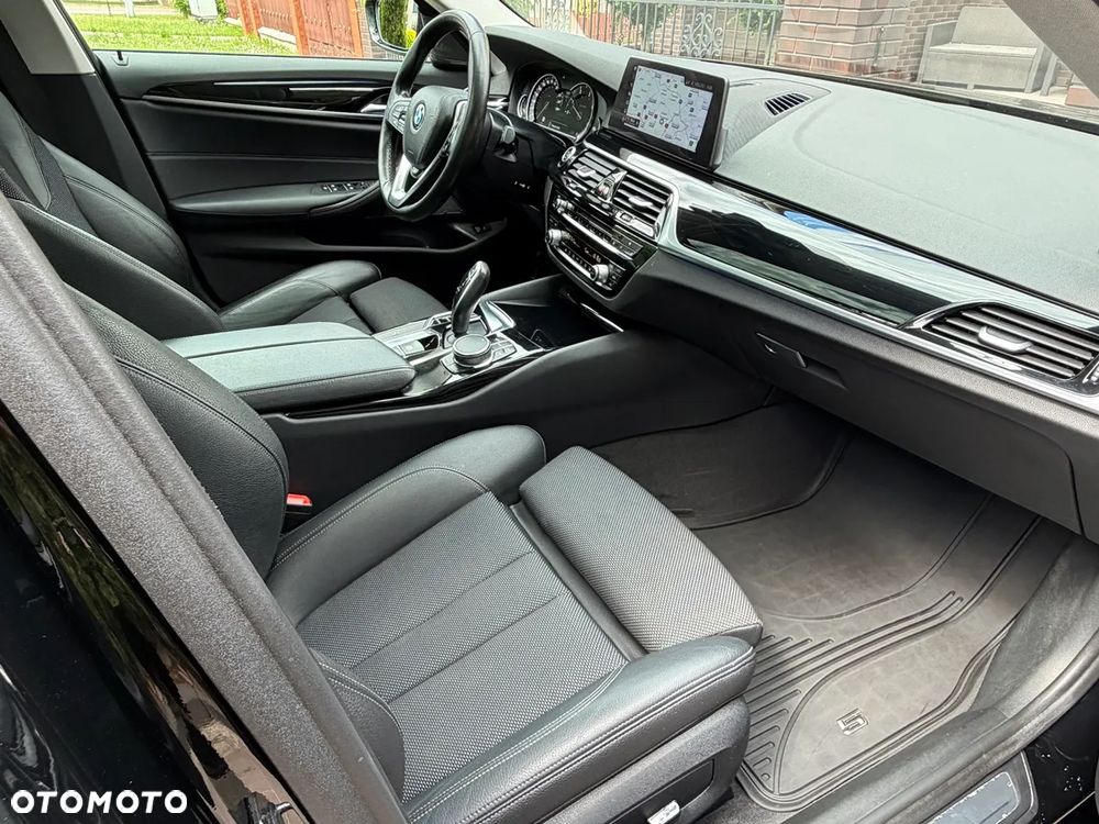 BMW Seria 5 520d Sport Line - 27