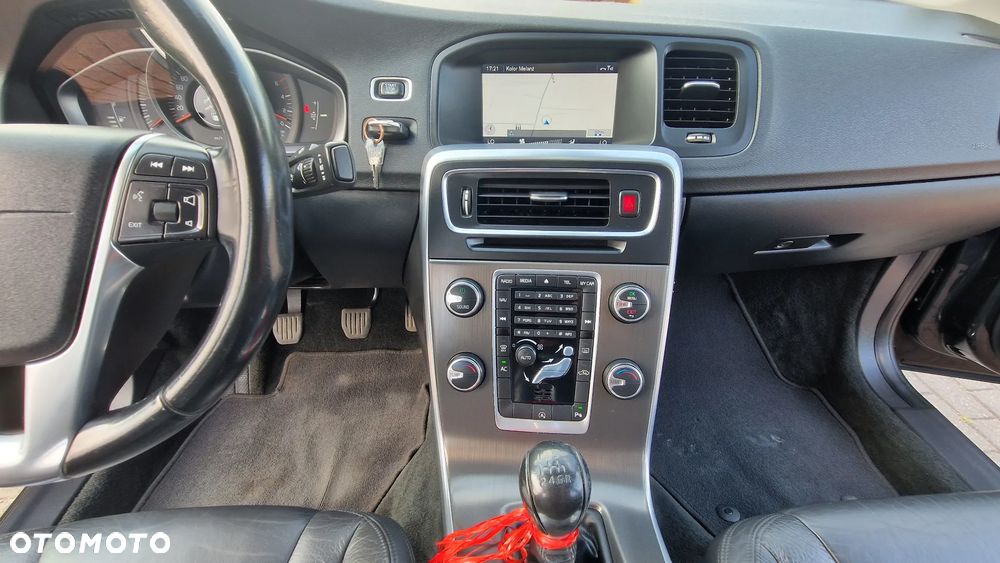 Volvo S60 D3 Momentum - 14