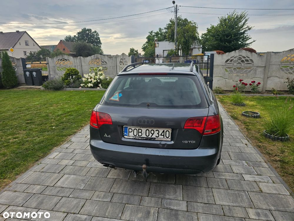 Audi A4 Avant - 4