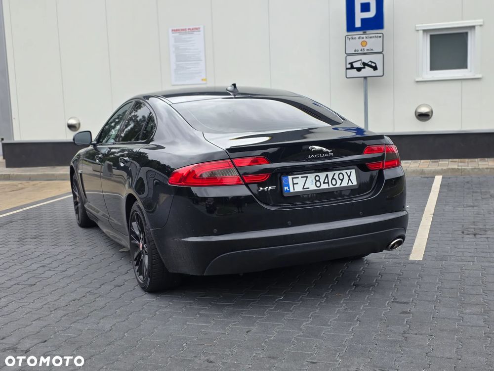 Jaguar XF 2.2 - 7