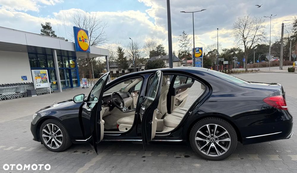 Mercedes-Benz Klasa E 220 d 9G-TRONIC - 11
