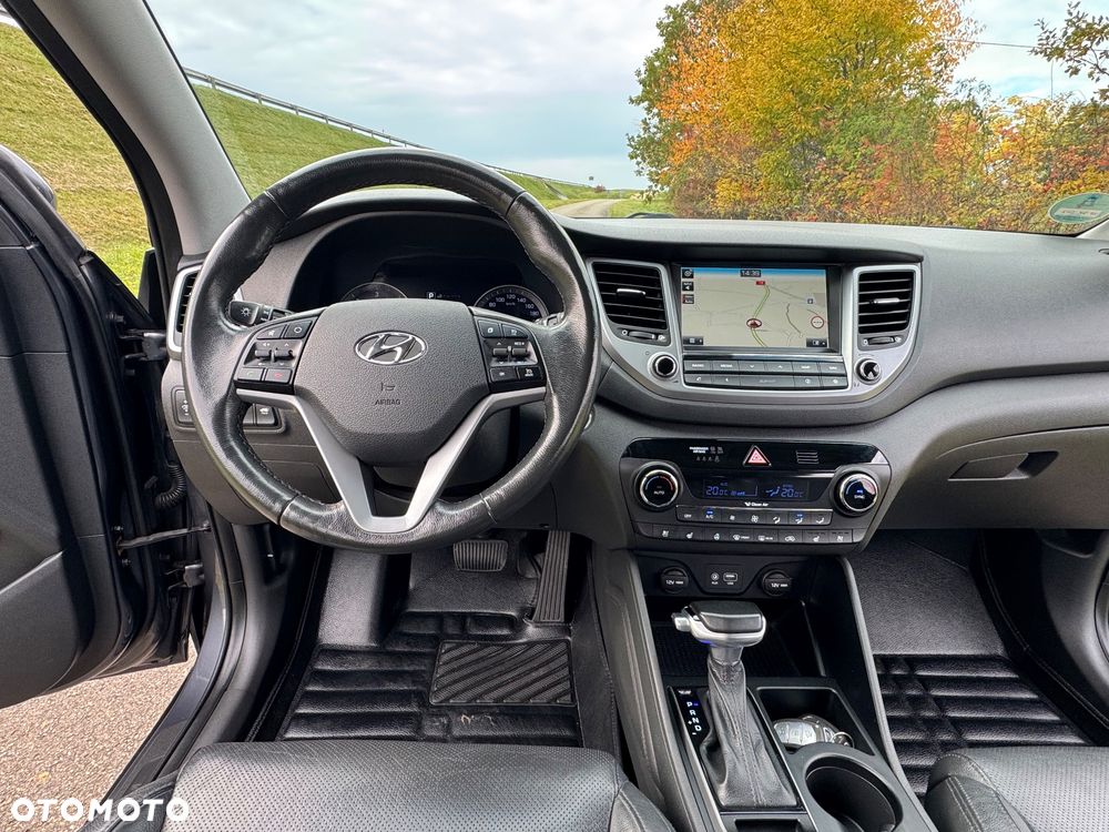 Hyundai Tucson 2.0 CRDI 4WD Automatik Premium - 32