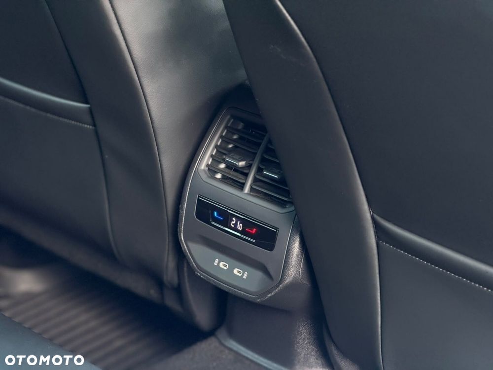 Seat Leon Sportstourer 2.0 TDI Xcellence DSG - 26