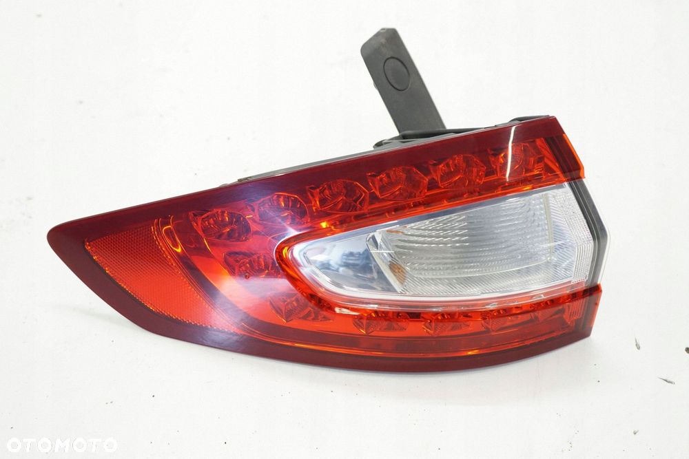 FORD MONDEO MK5 15R KOMBI LAMPA W BŁOTNIK LEWY TYŁ DS73-13405-CD - 1