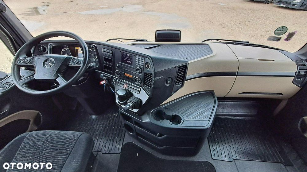 Mercedes-Benz Actros - 10