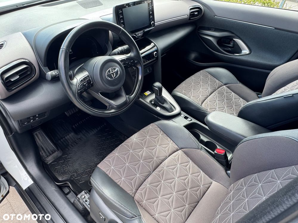Toyota Yaris Cross Hybrid 1.5 Executive - 25