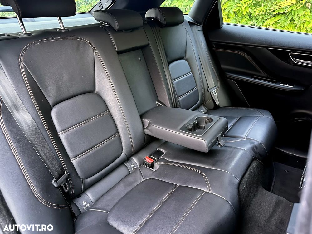 Jaguar F-Pace 20d AWD Aut. Prestige - 8